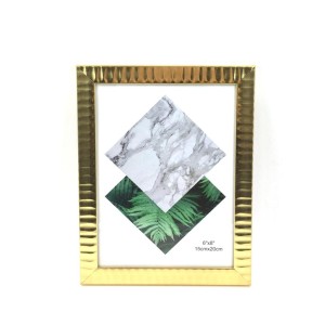 PORTA RETRATO EMOLDURADO 10X15